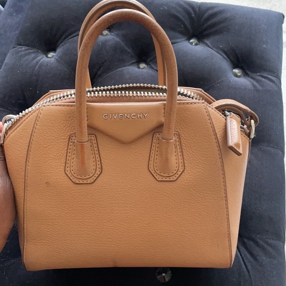 Givency Antigona Mini Bag - Picture 3 of 10